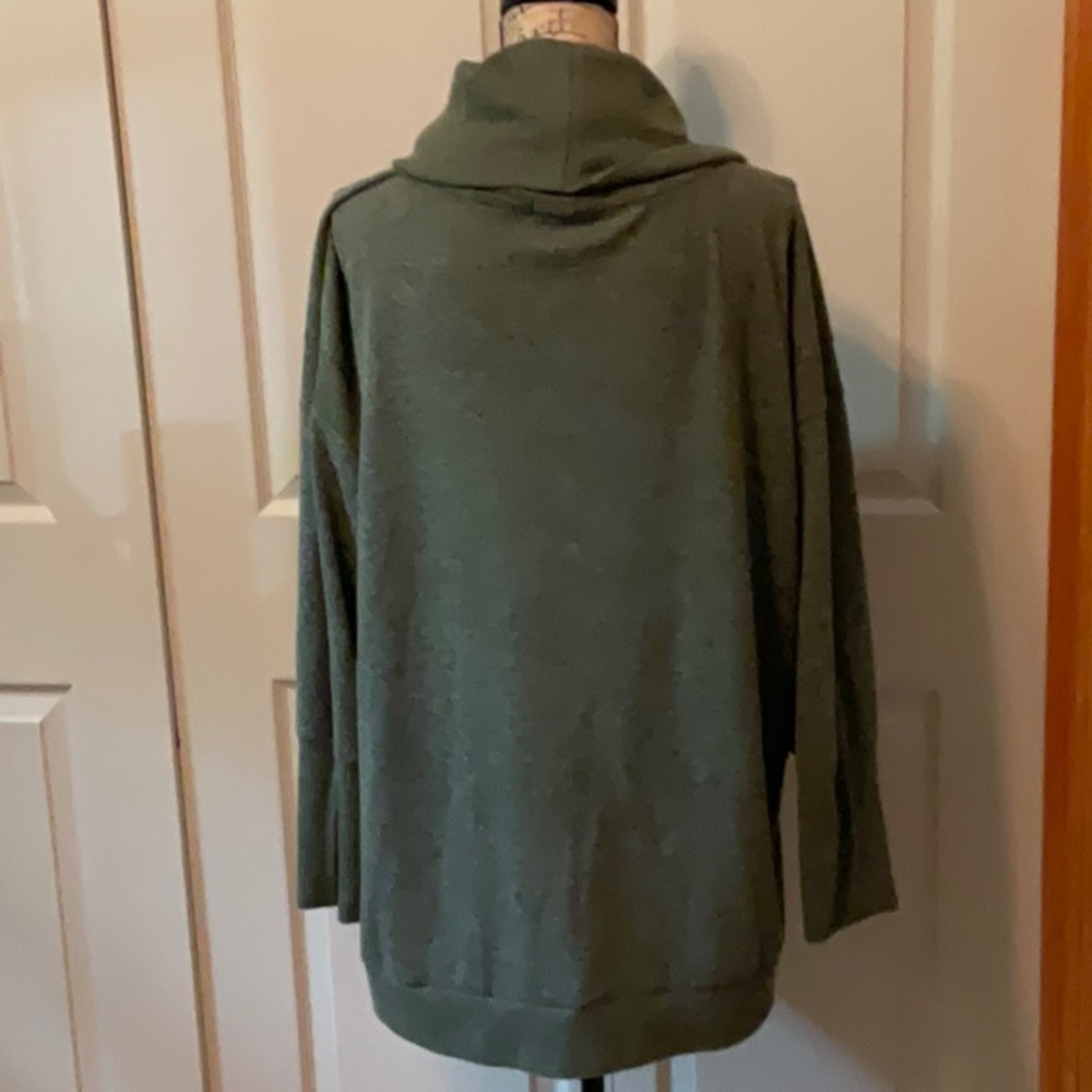 C&C turtleneck GUC - Picture 3 of 5